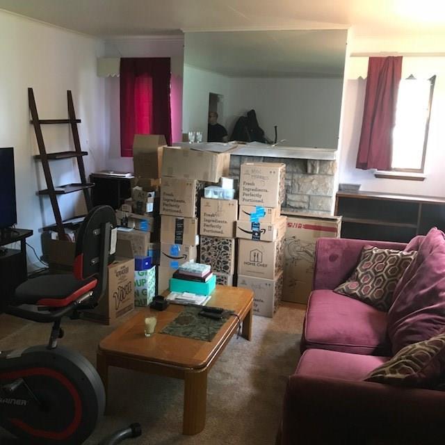 3711 Mt Troy Road Pittsburgh, PA 15212 - Photo 3 of 21 Living room - 2 bdrm