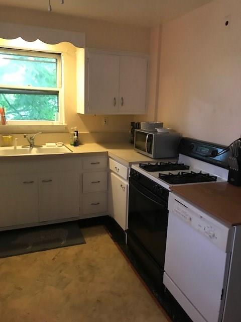 3711 Mt Troy Road Pittsburgh, PA 15212 - Photo 8 of 21 Kitchen- 2 bdrm