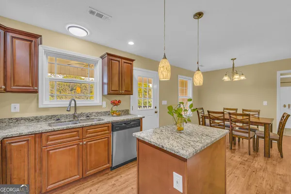 $520,000 | 2810 Highway 98, Maysville, GA 30558