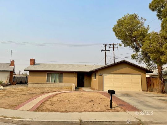 240 West Iowa Avenue Ridgecrest, CA 93555 - Photo 1 of 25 Gallery Image 1