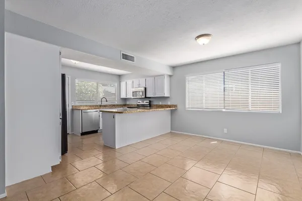 $2,300 | 2609 North Nebraska Street, Chandler, AZ 85225