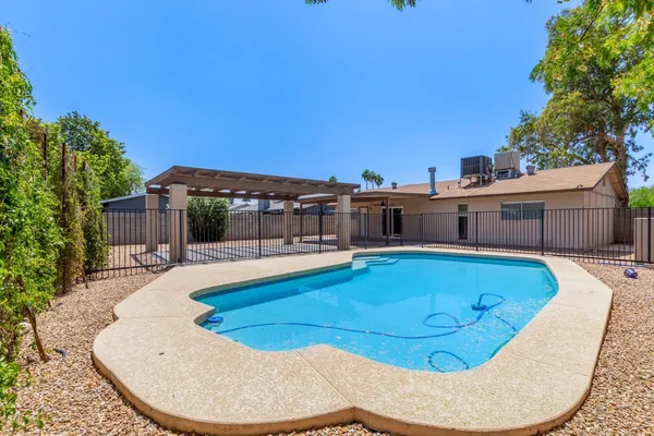 $2,300 | 2609 North Nebraska Street, Chandler, AZ 85225