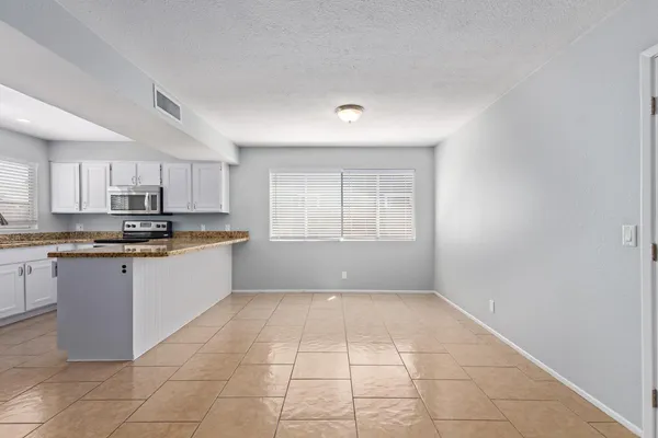 $2,300 | 2609 North Nebraska Street, Chandler, AZ 85225