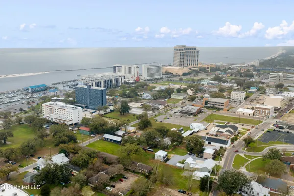$999,900 | 647 Howard Avenue, Biloxi, MS 39530