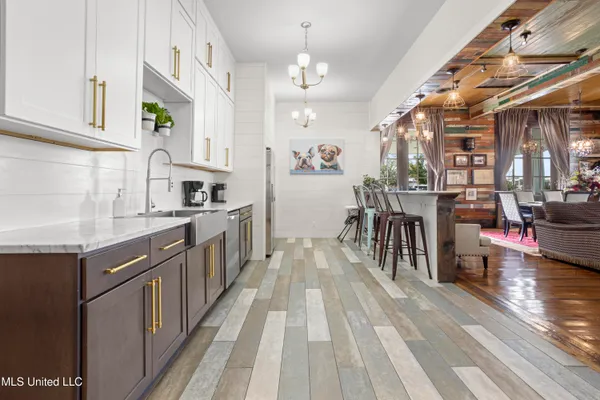 $999,900 | 647 Howard Avenue, Biloxi, MS 39530