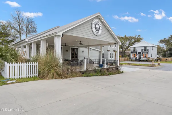 $999,900 | 647 Howard Avenue, Biloxi, MS 39530