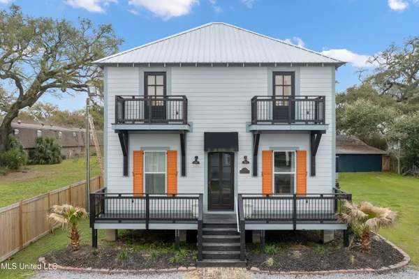 $999,900 | 647 Howard Avenue, Biloxi, MS 39530