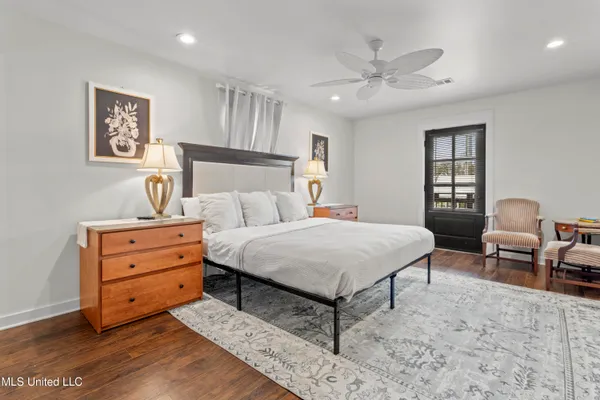 $999,900 | 647 Howard Avenue, Biloxi, MS 39530