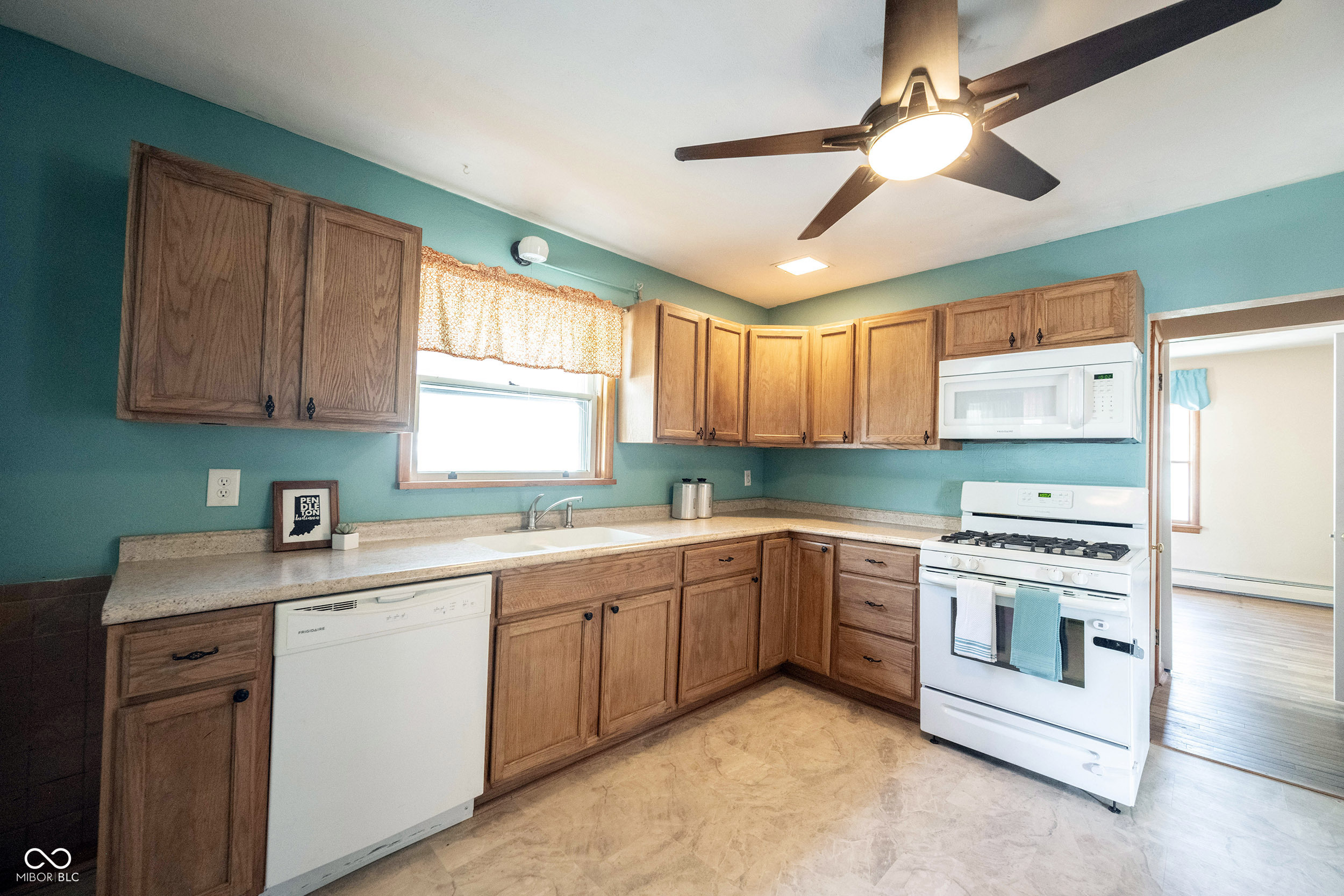 306 South East Street Pendleton, IN 46064 - Photo 12 of 47