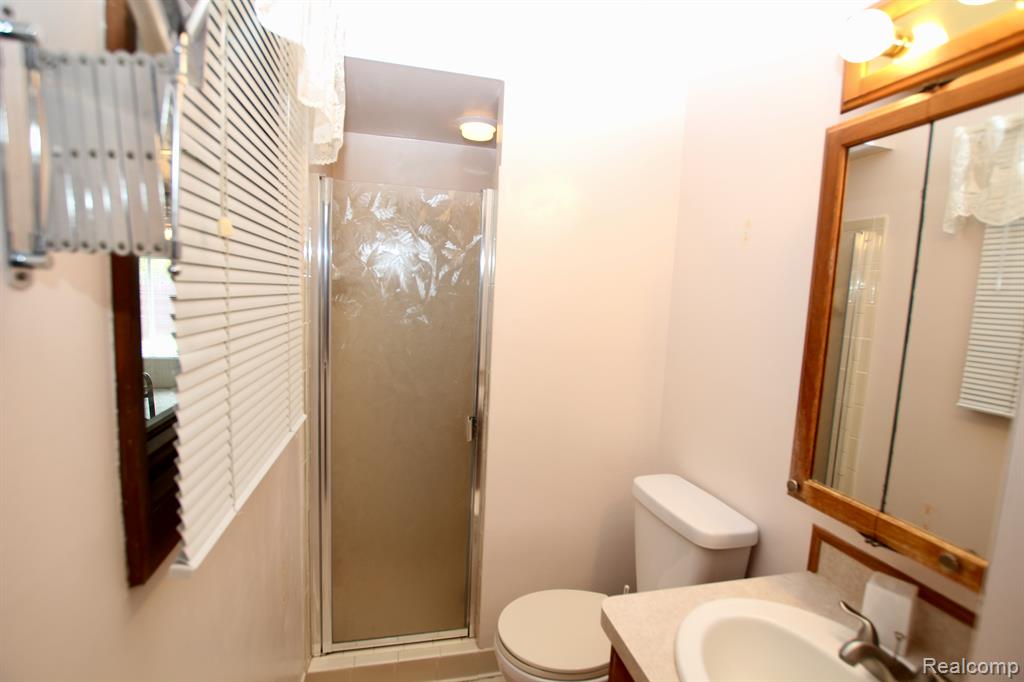 1246 Crooked Lake Road Fenton, MI 48430 - Photo 10 of 19 Gallery Image 10