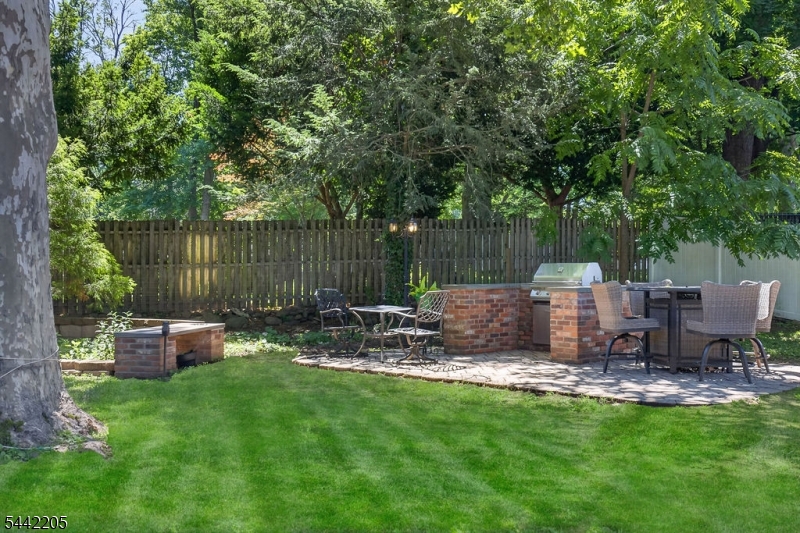 2160 Raritan Road Scotch Plains, NJ 07076 - Photo 24 of 33