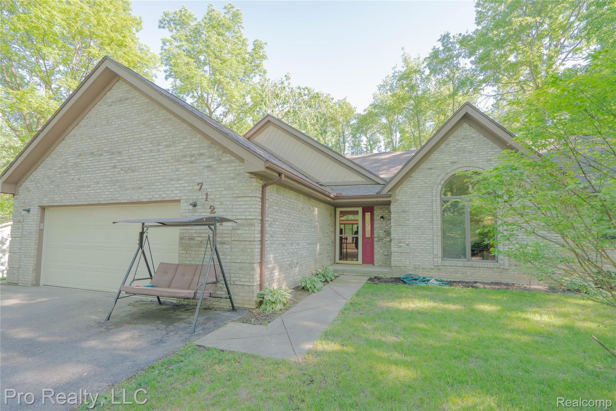 7124 Cowell Road Brighton, MI 48116 - Photo 2 of 21 7124Cowell-29.jpg