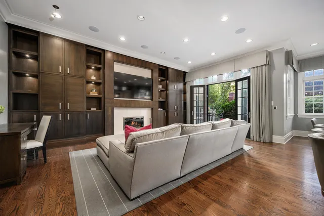 $4,595,000 | 3752 North Janssen Avenue, Chicago, IL 60613