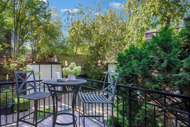 $4,595,000 | 3752 North Janssen Avenue, Chicago, IL 60613