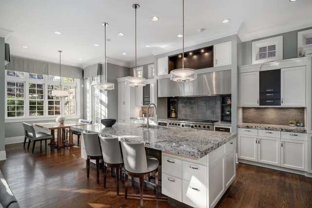 $4,595,000 | 3752 North Janssen Avenue, Chicago, IL 60613