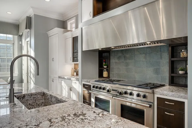 $4,595,000 | 3752 North Janssen Avenue, Chicago, IL 60613