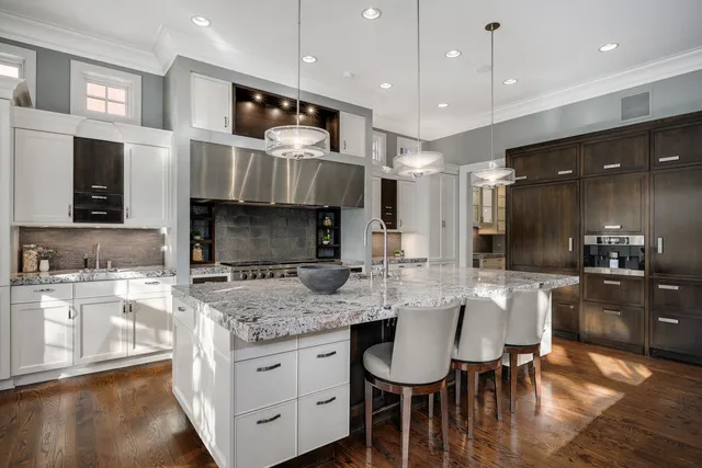 $4,595,000 | 3752 North Janssen Avenue, Chicago, IL 60613