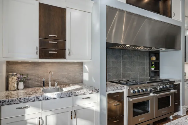 $4,595,000 | 3752 North Janssen Avenue, Chicago, IL 60613