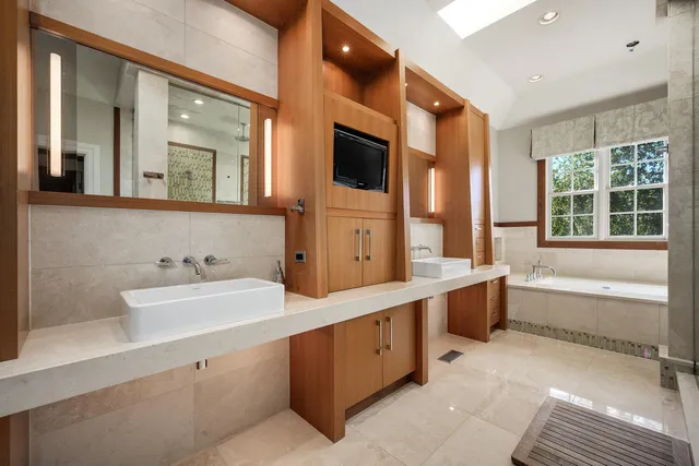 $4,595,000 | 3752 North Janssen Avenue, Chicago, IL 60613