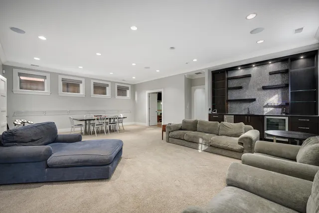 $4,595,000 | 3752 North Janssen Avenue, Chicago, IL 60613