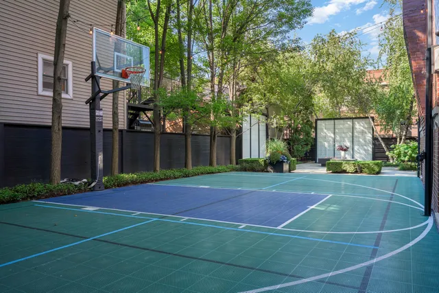 $4,595,000 | 3752 North Janssen Avenue, Chicago, IL 60613