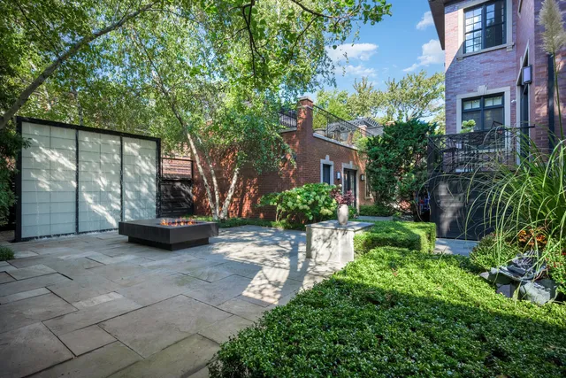 $4,595,000 | 3752 North Janssen Avenue, Chicago, IL 60613