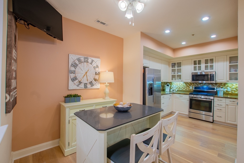 1000 Albion Road, Unit 1106 Bedford, MA 01730 - Photo 10 of 38 Gallery Image 10