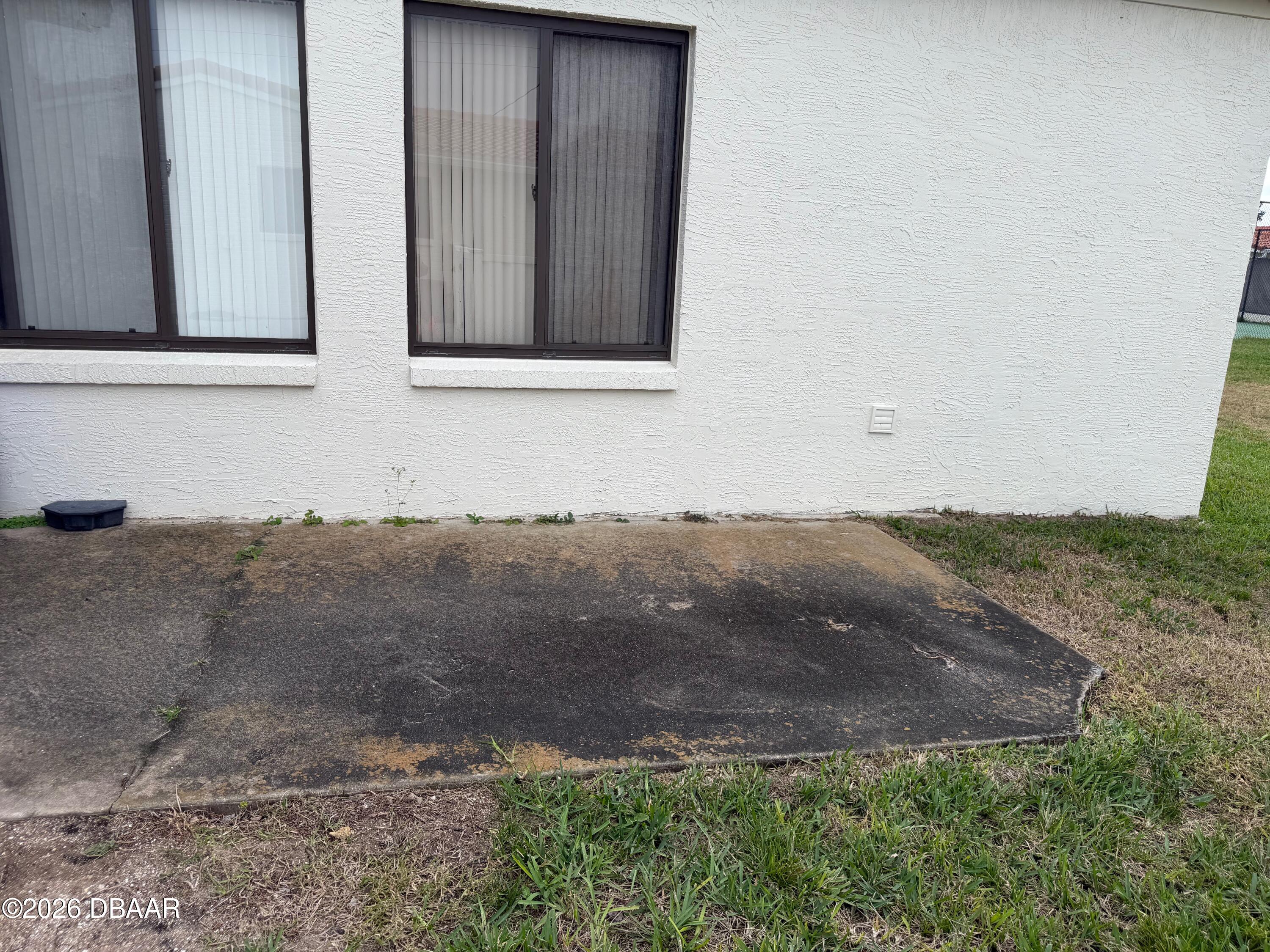 604 Robin Road, Unit B Ormond Beach, FL 32176 - Photo 2 of 21 IMG_3108