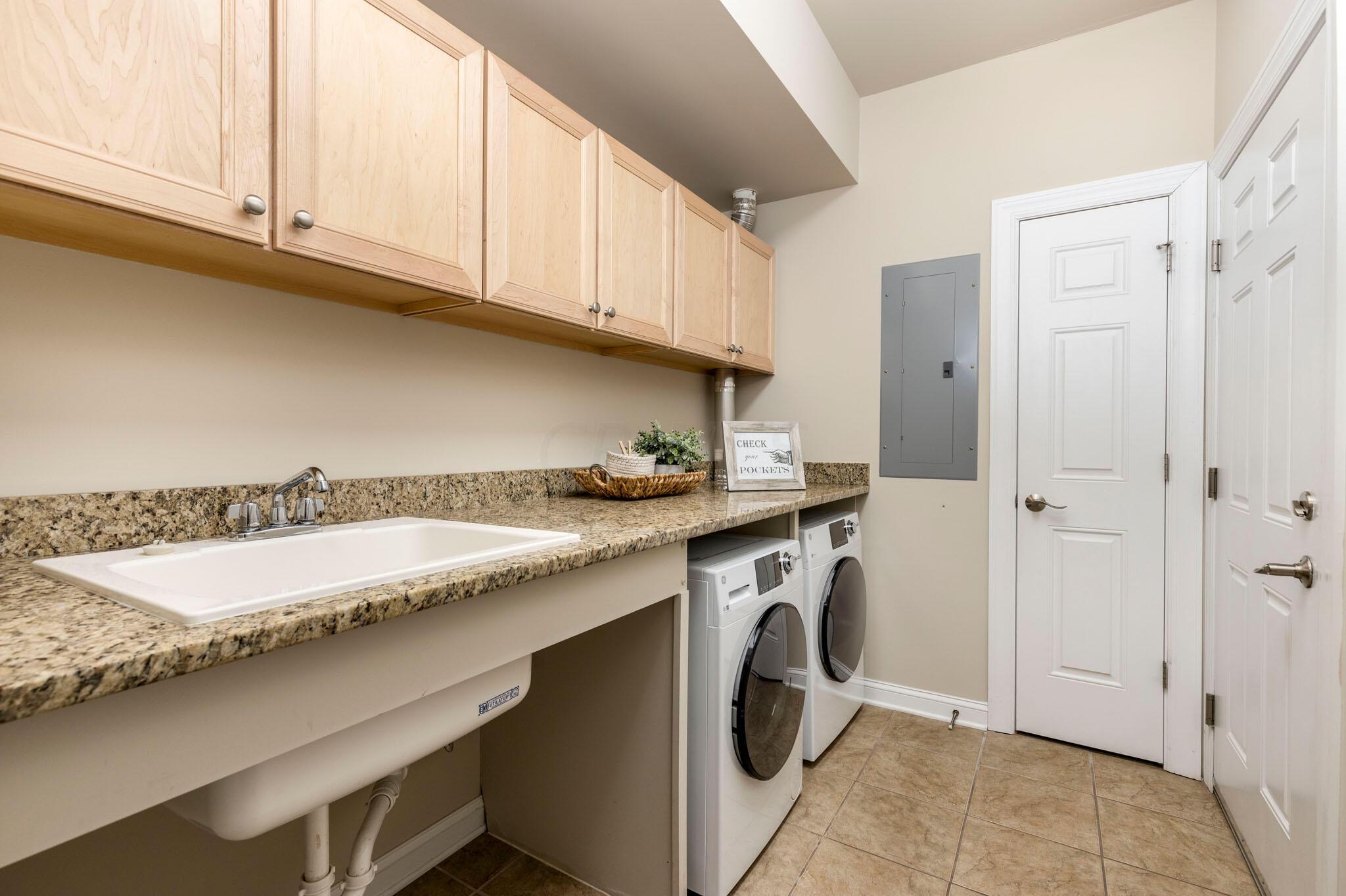 1746 Ridgecliff Road Columbus, OH 43221 - Photo 29 of 34 Laundry Room