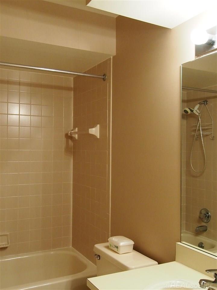 641 Ashley Circle East, Unit 139 Rochester, MI 48307 - Photo 24 of 26