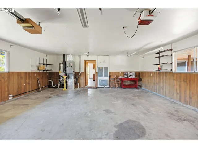 a view of a storage & utility room