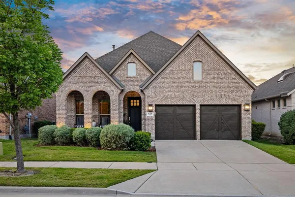 $589,900 | 821 Sandbox Drive, Little Elm, TX 76227
