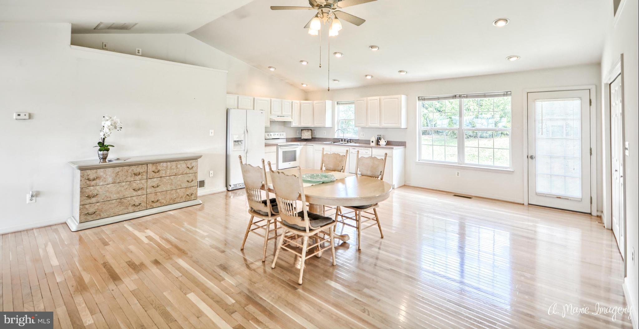 20844 Reno Monument Road Boonsboro, MD 21713 - Photo 19 of 30 Large Eat-In Kitchen