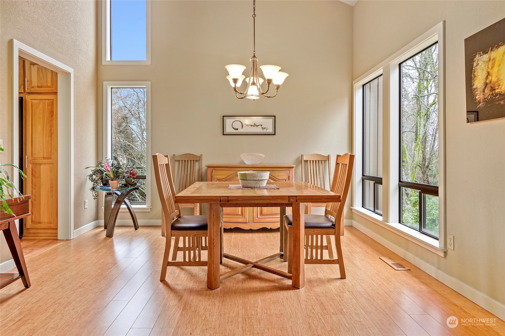 17014 Bertola Road Edmonds, WA 98026 - Photo 6 of 33 Gallery Image 6