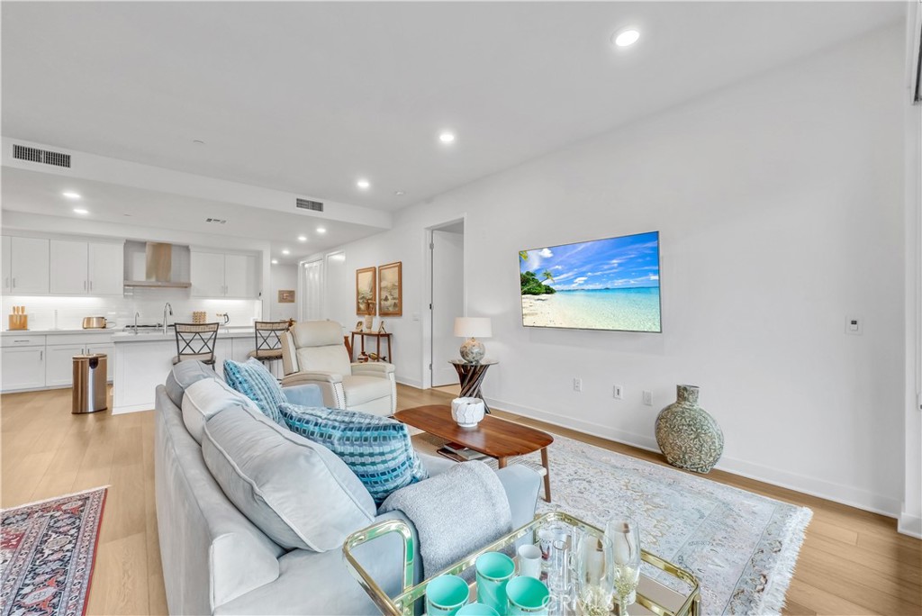 4202 Rivington Irvine, CA 92612 - Photo 7 of 25