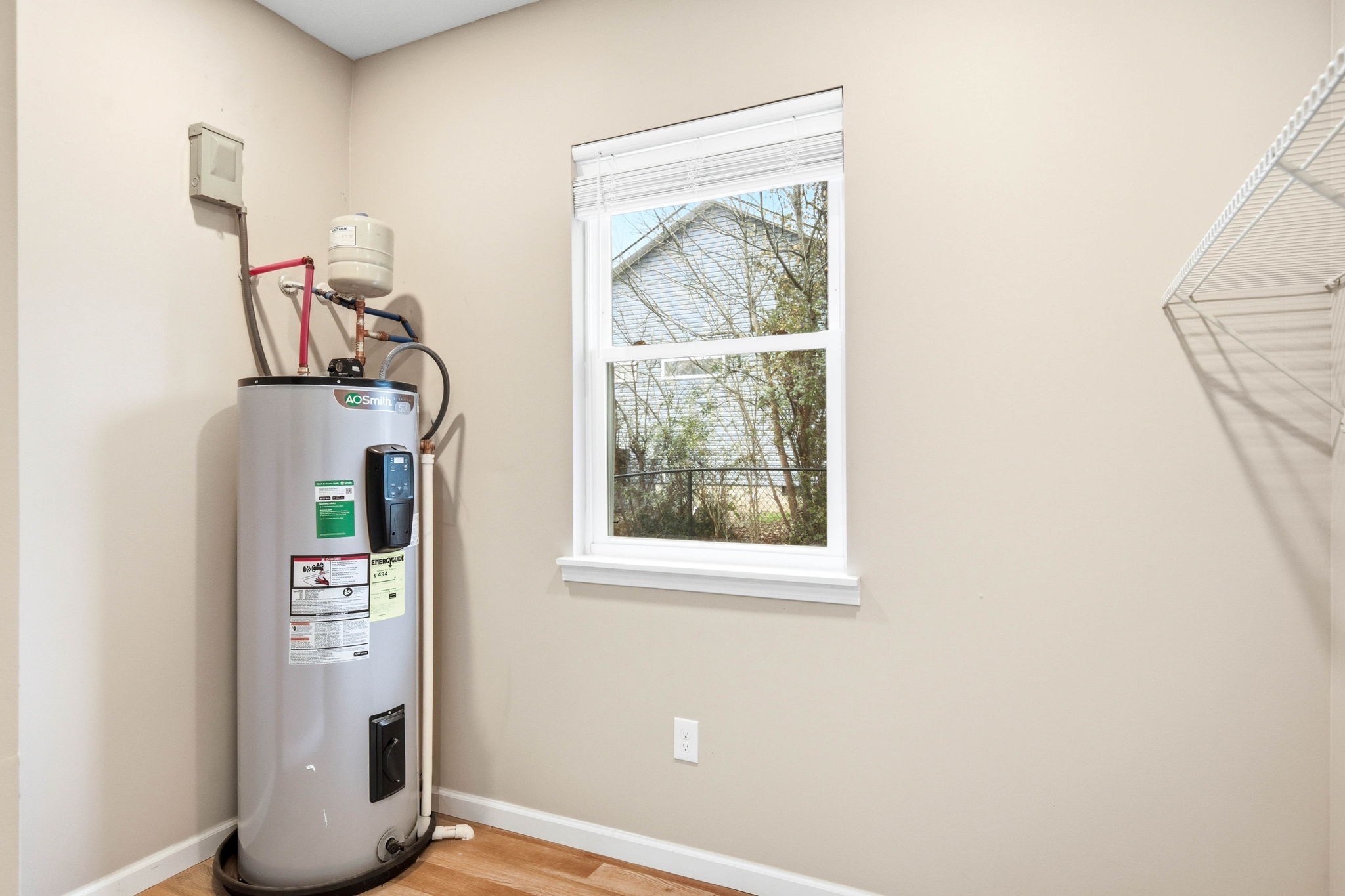 504 North Washington Street Tullahoma, TN 37388 - Photo 29 of 41 a view of an entryway with wooden floor