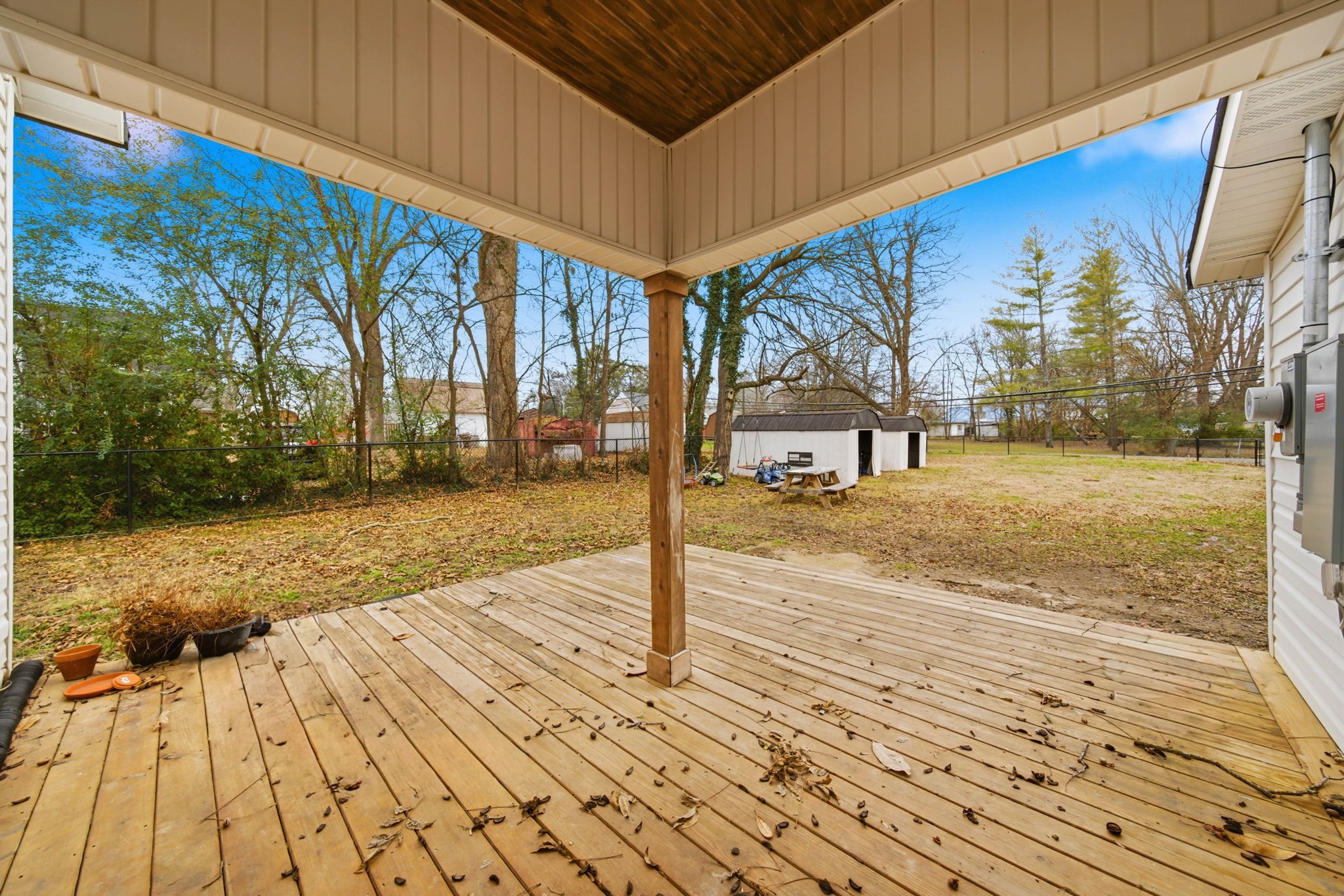 504 North Washington Street Tullahoma, TN 37388 - Photo 30 of 41 a view of a backyard