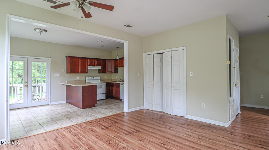 316 Santini Street Biloxi, MS 39530 - Photo 4 of 14 Kitchen