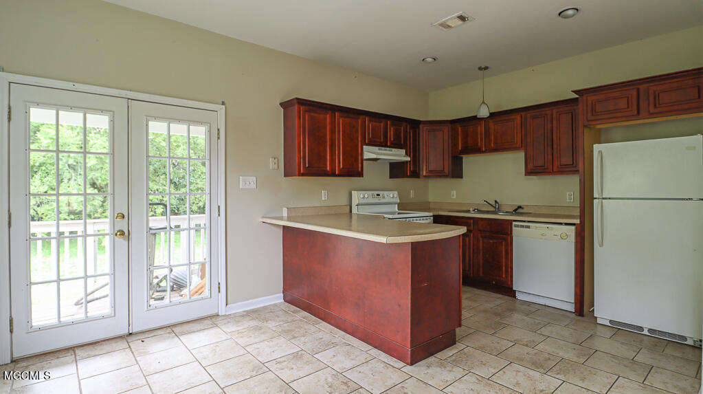 316 Santini Street Biloxi, MS 39530 - Photo 6 of 14 Kitchen 2