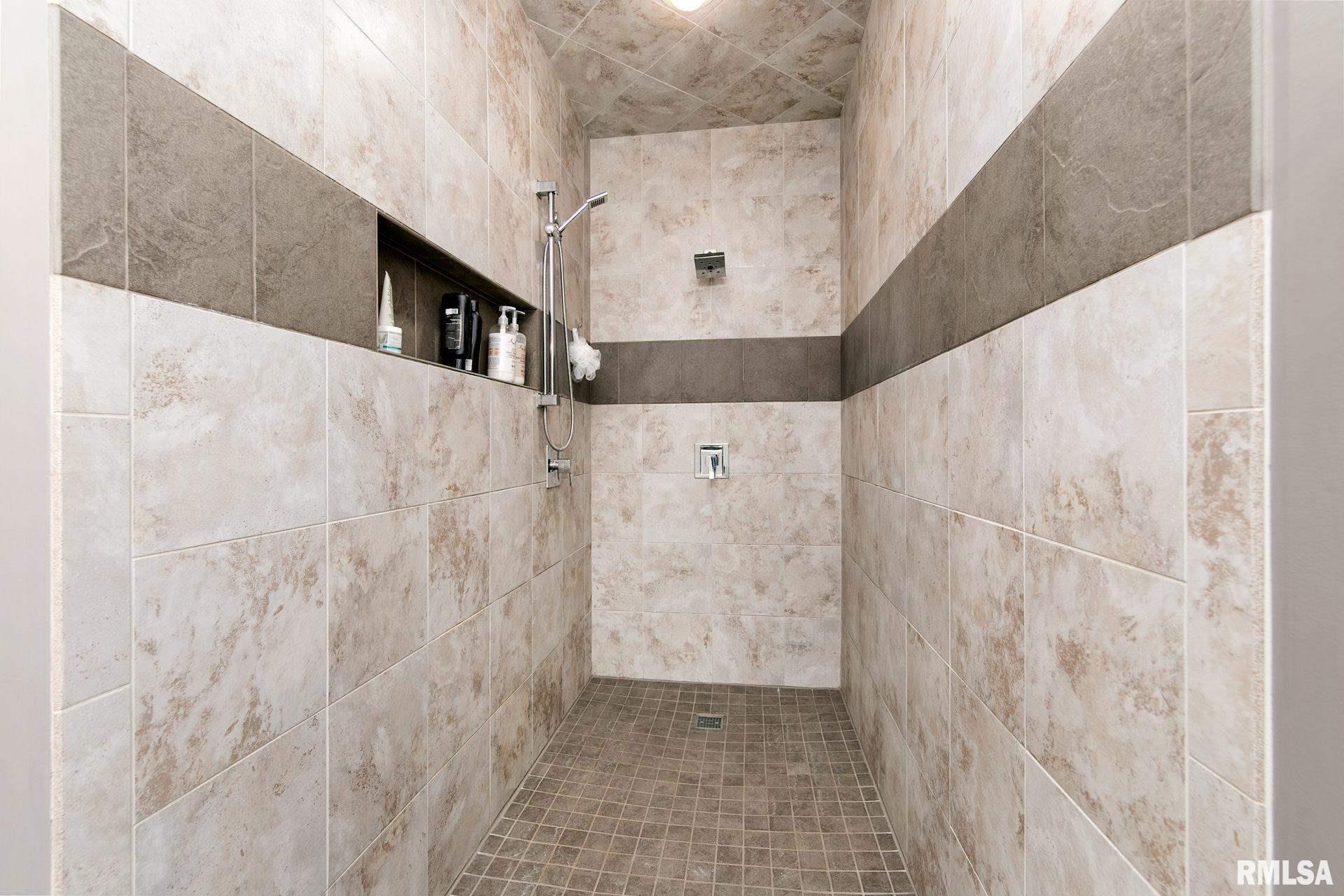 5885 Remington Road Bettendorf, IA 52722 - Photo 33 of 38 Gallery Image 33