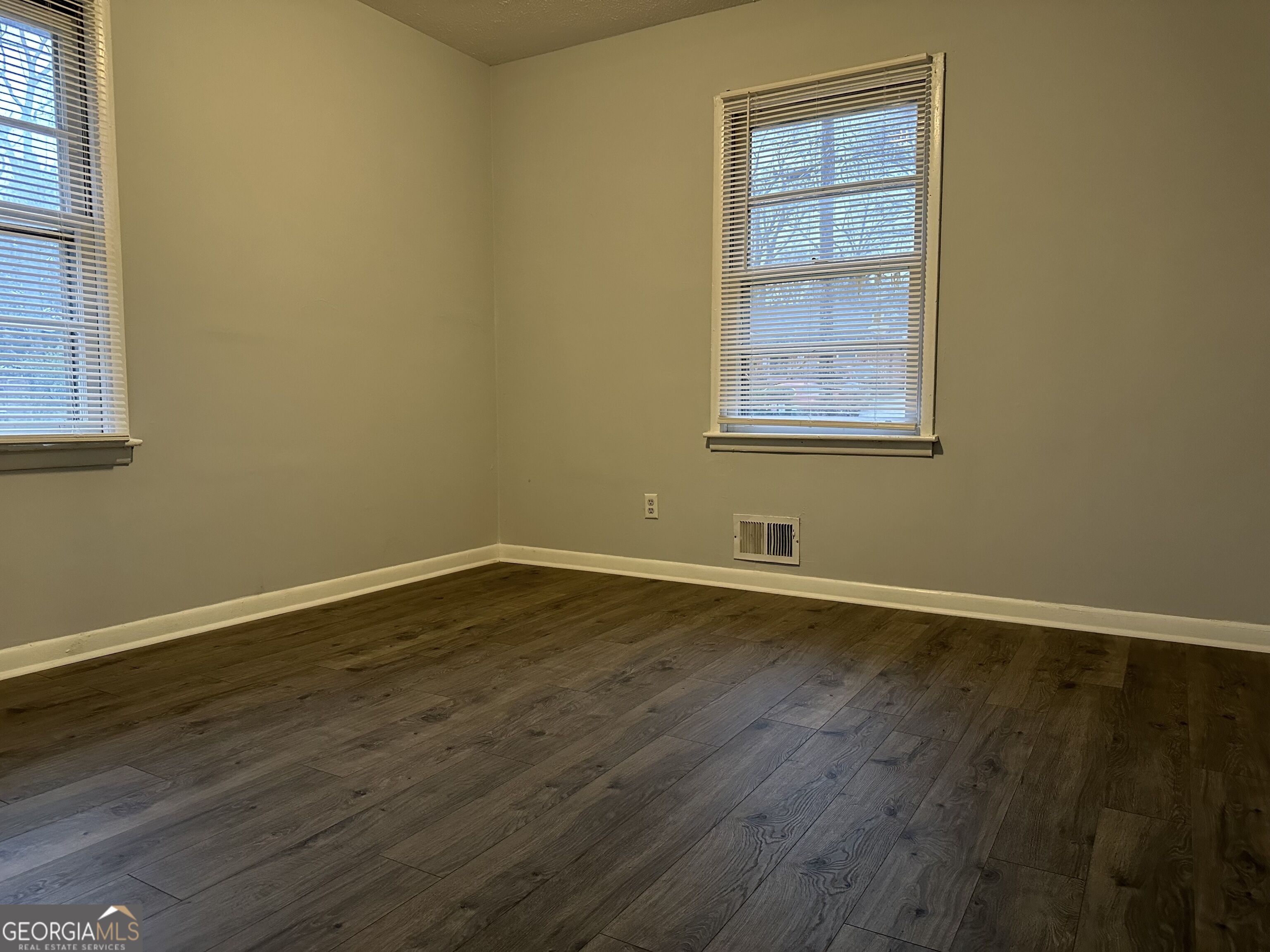 4522 Ridge Drive Forest Park, GA 30297 - Photo 2 of 11 Gallery Image 2