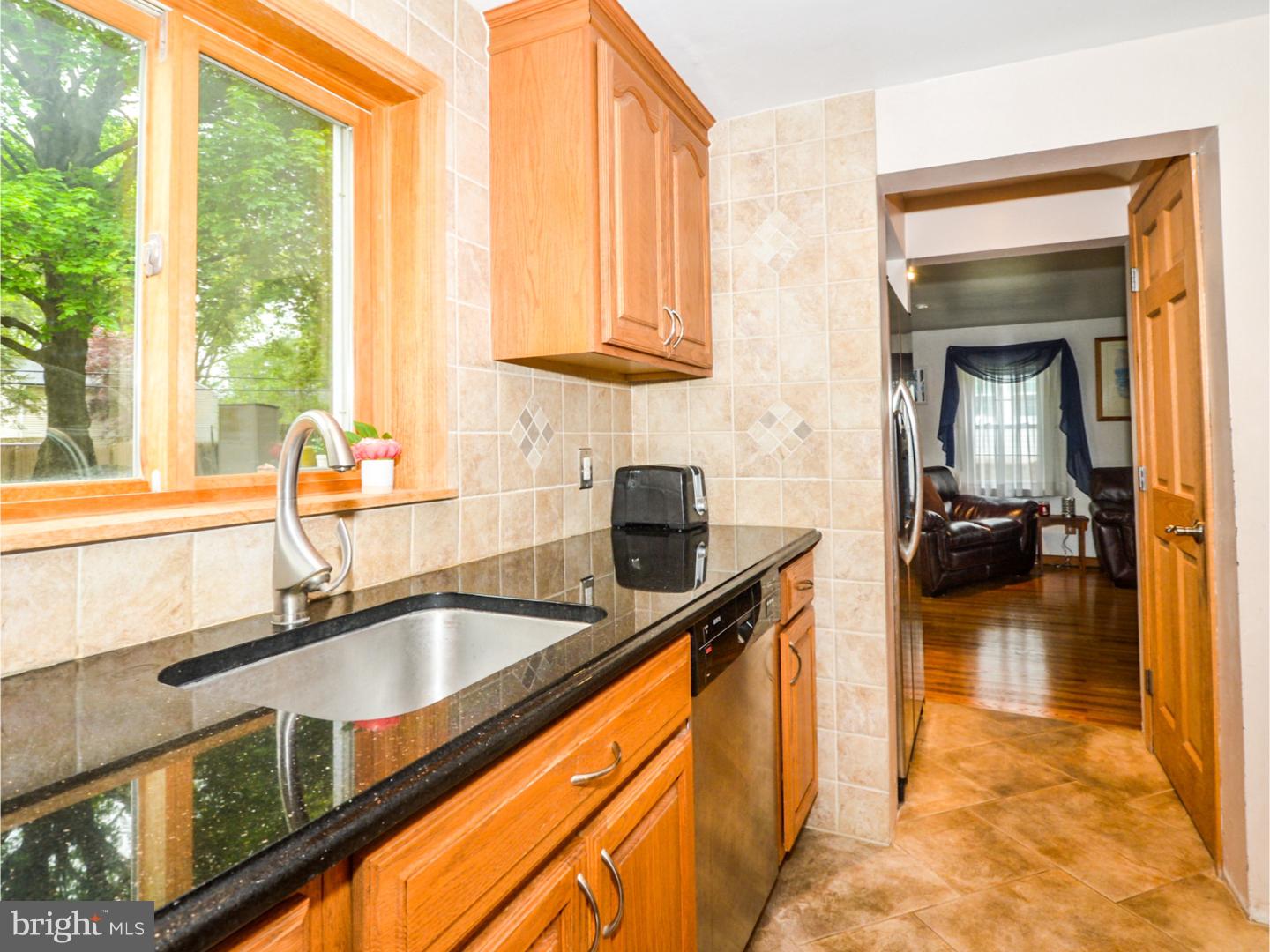 125 Redford Road Oreland, PA 19075 - Photo 7 of 20 Kitchen