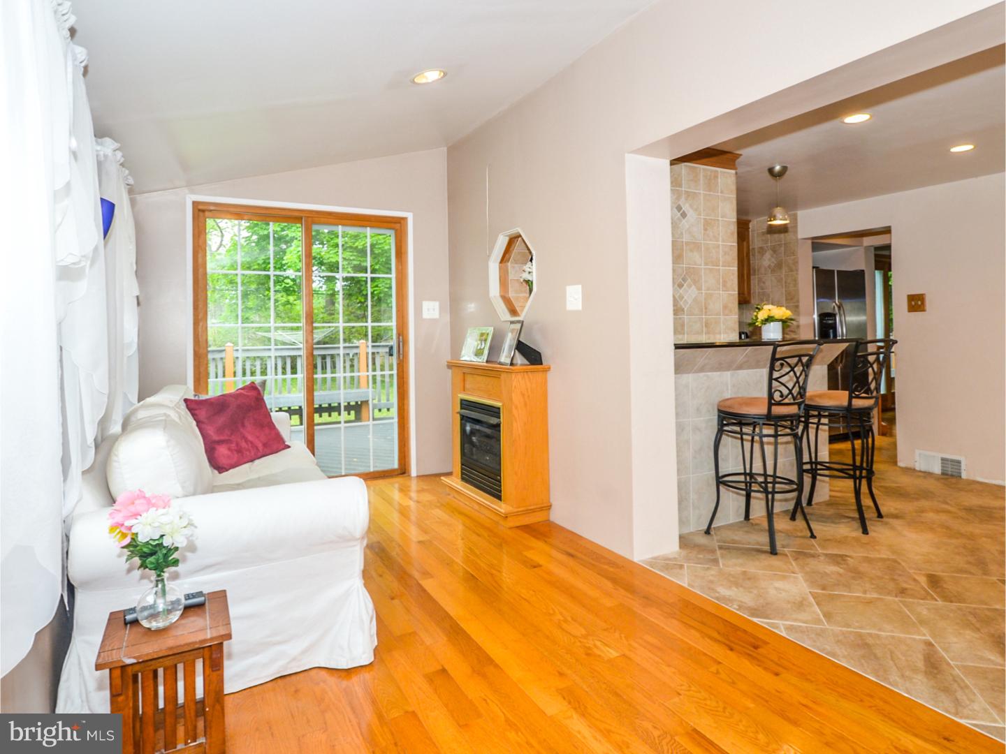 125 Redford Road Oreland, PA 19075 - Photo 10 of 20 Family Room
