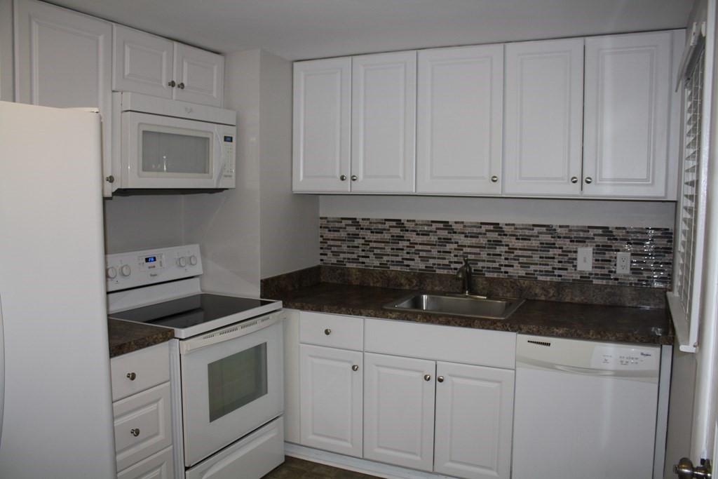 184 Levin Road Rockland, MA 02370 - Photo 5 of 32 Gallery Image 5