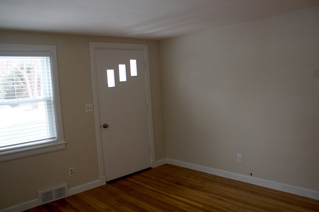 184 Levin Road Rockland, MA 02370 - Photo 8 of 32 Gallery Image 8
