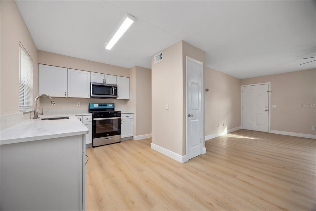 8013 Rhea Circle Orlando, FL 32807 - Photo 7 of 31 Gallery Image 7