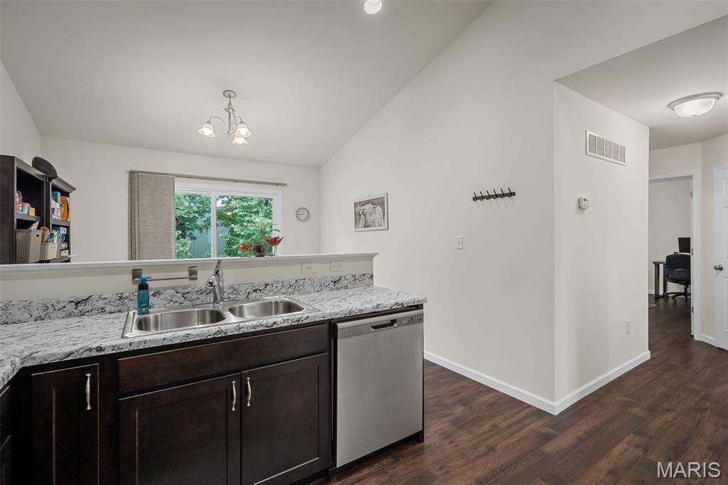 5357 Lakepath Way Eureka, MO 63025 - Photo 8 of 21