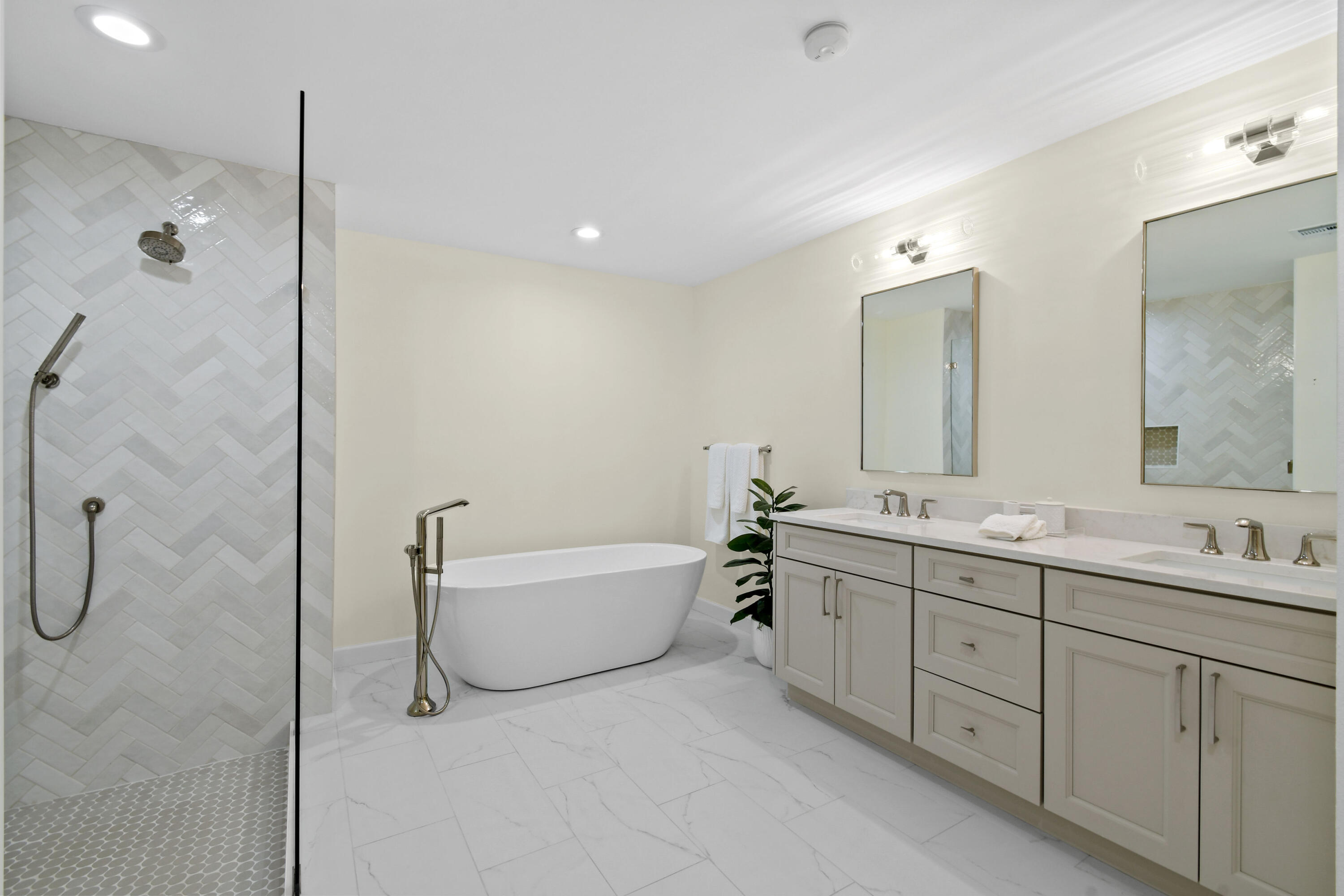 308 Ridge Road Jupiter, FL 33477 - Photo 19 of 42 Master Bathroom