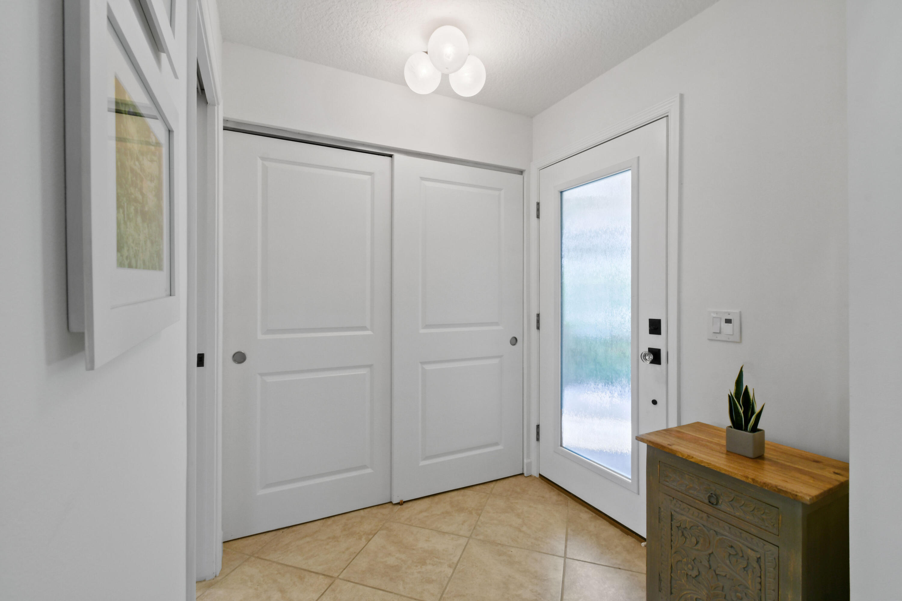 308 Ridge Road Jupiter, FL 33477 - Photo 3 of 42 Foyer