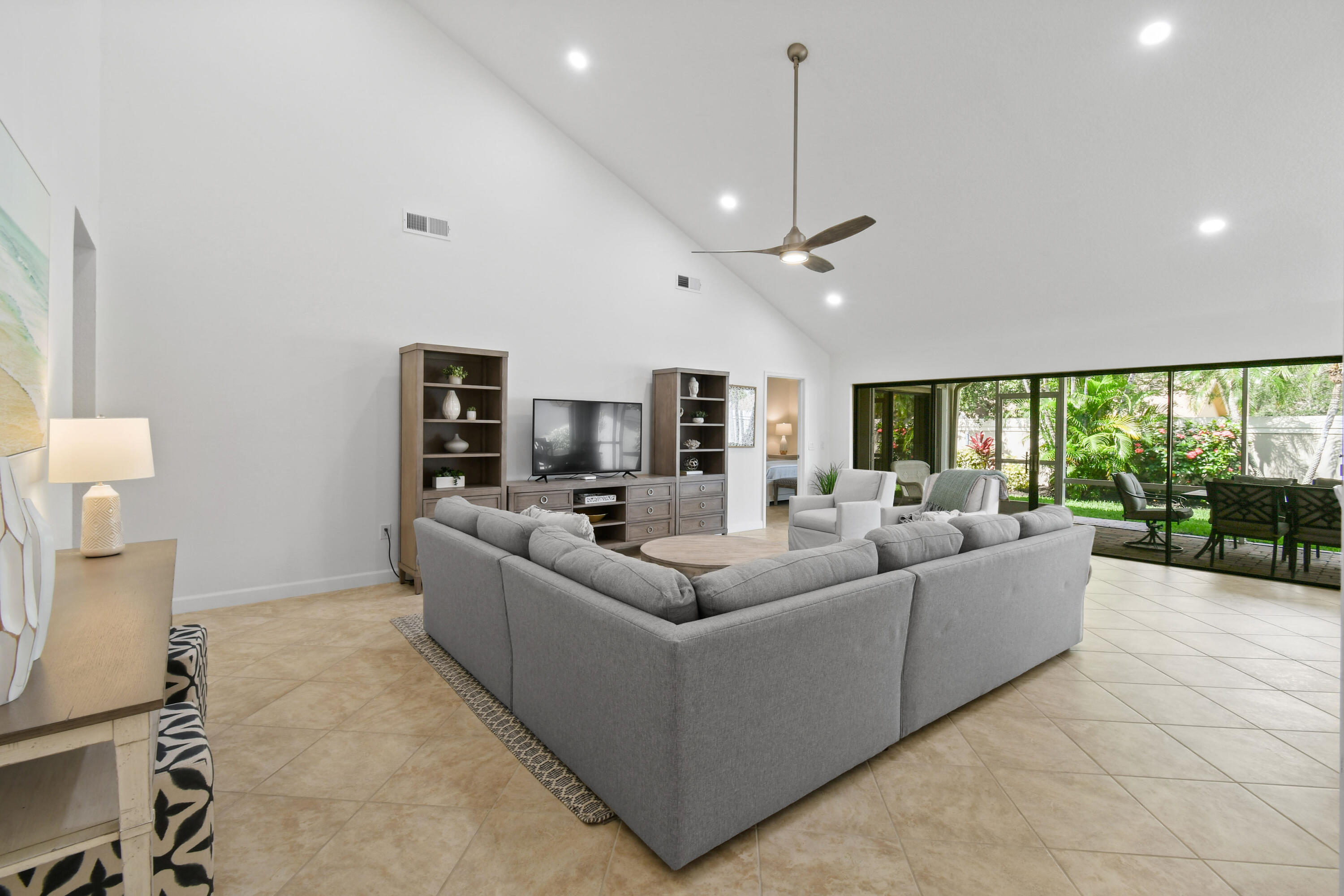 308 Ridge Road Jupiter, FL 33477 - Photo 4 of 42 Living Room